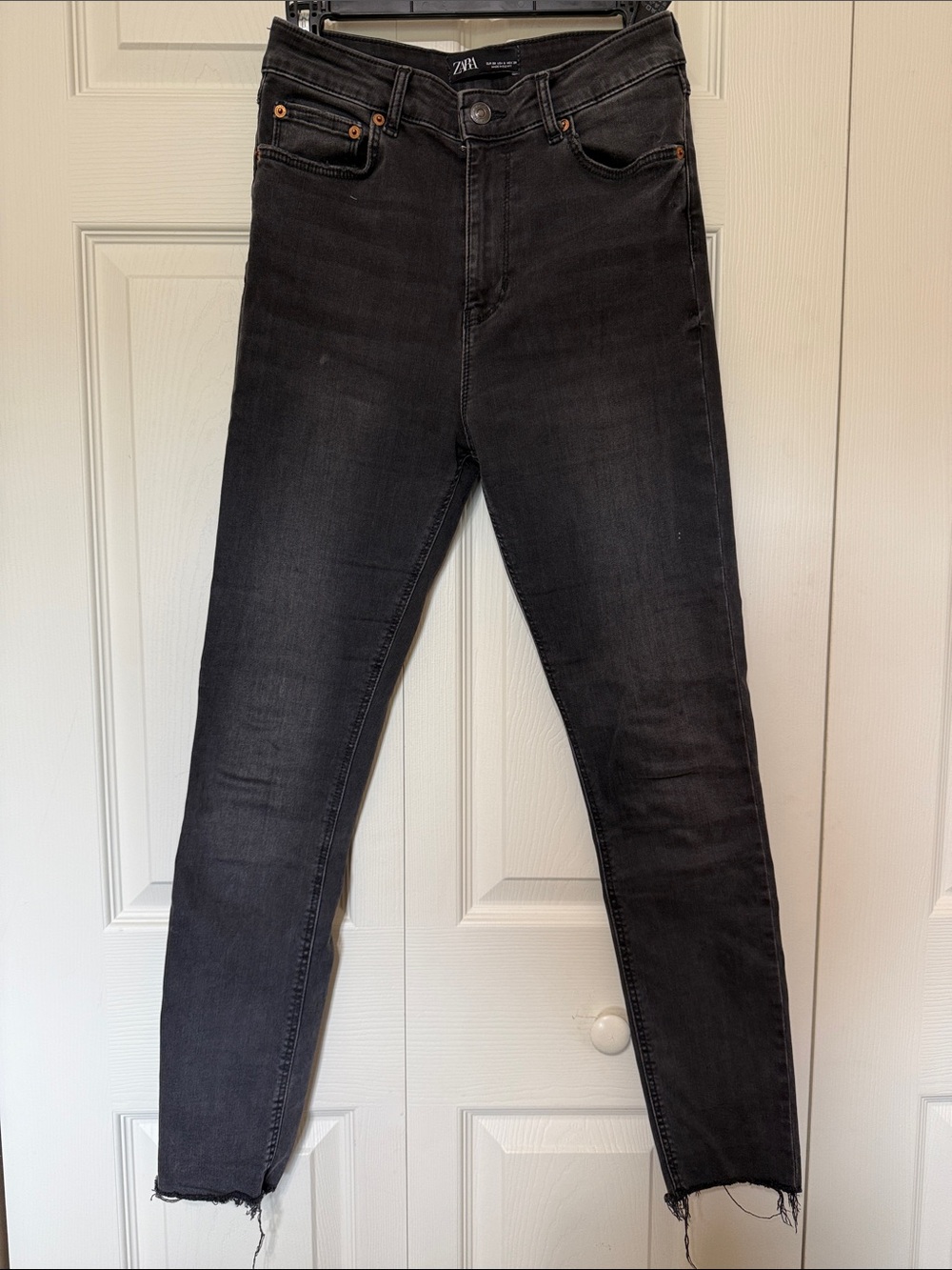 Zara Women’s Dark Charcoal Skinny Jeans